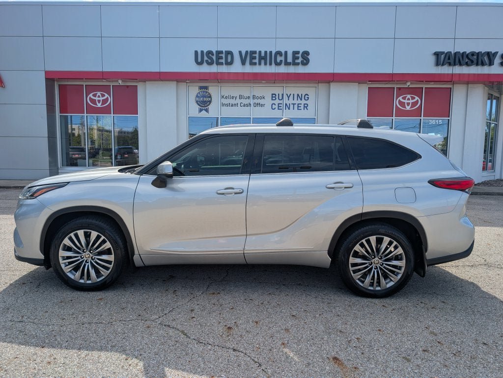Certified 2021 Toyota Highlander Platinum AWD/4WD image 5