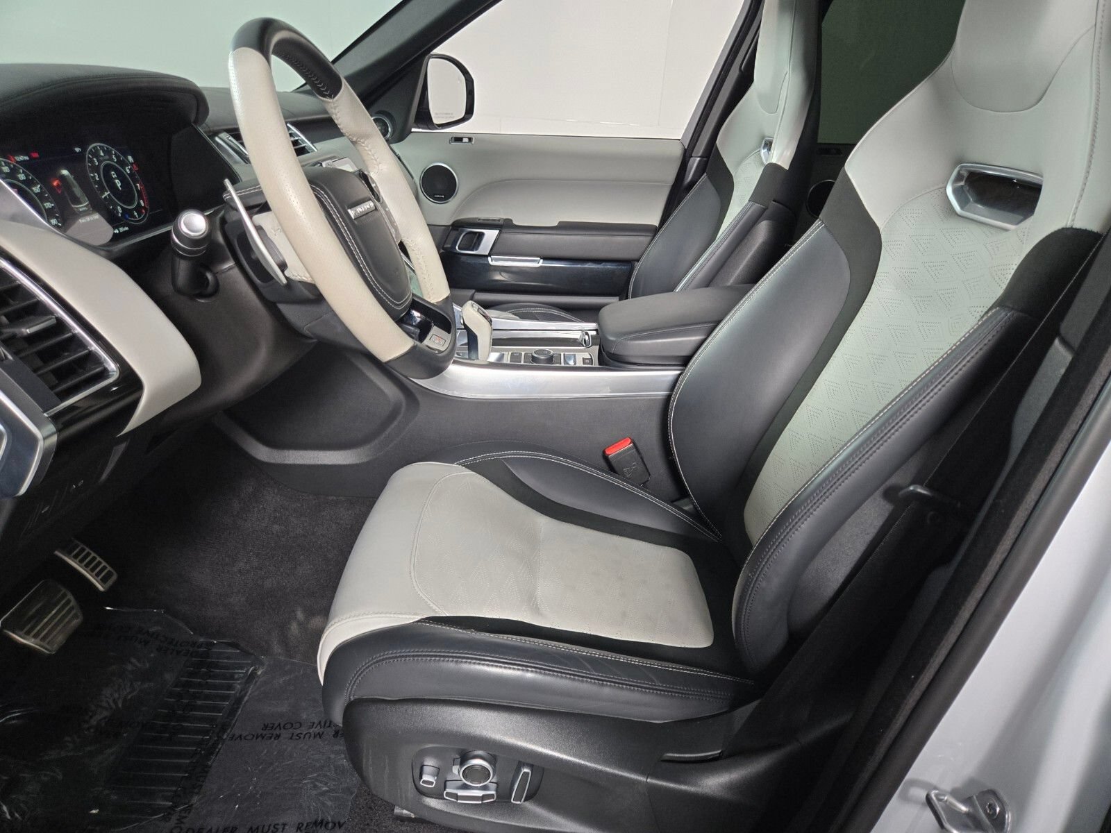 Used 2022 Land Rover Range Rover Sport SVR AWD/4WD image 11