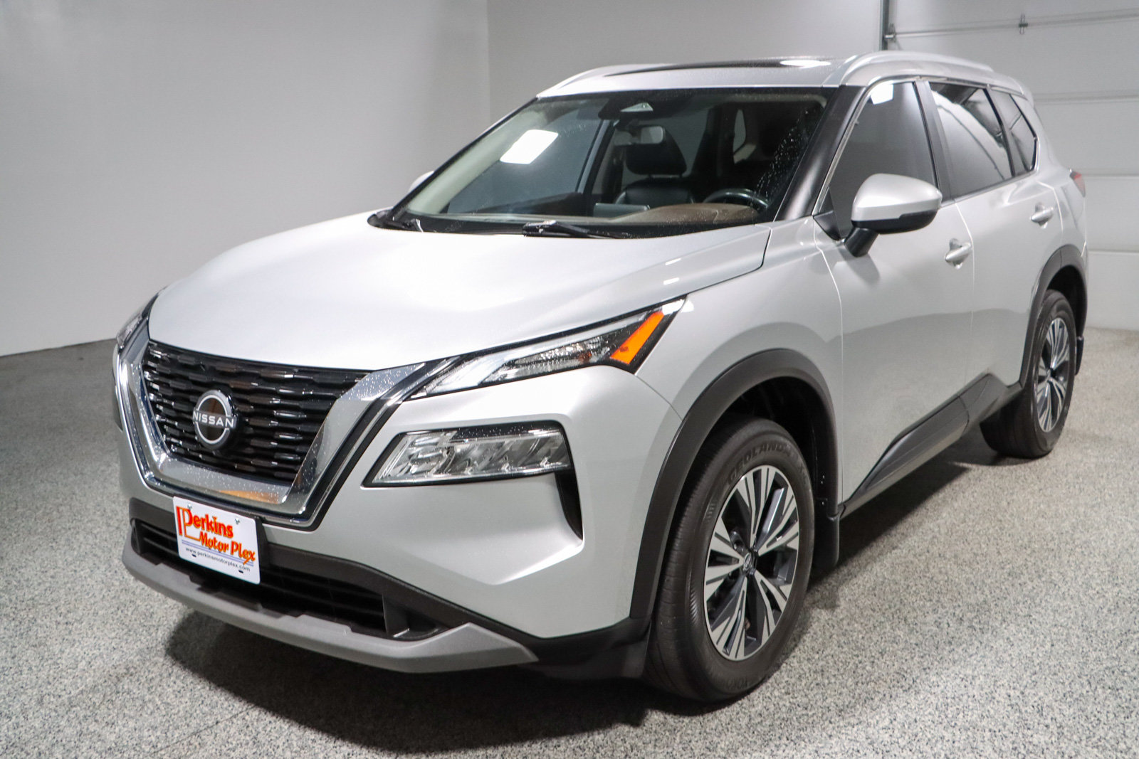 Used 2022 Nissan Rogue SV w/ SV Premium Package FWD image 32