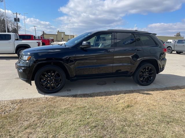 Used 2021 Jeep Grand Cherokee Laredo X image 10