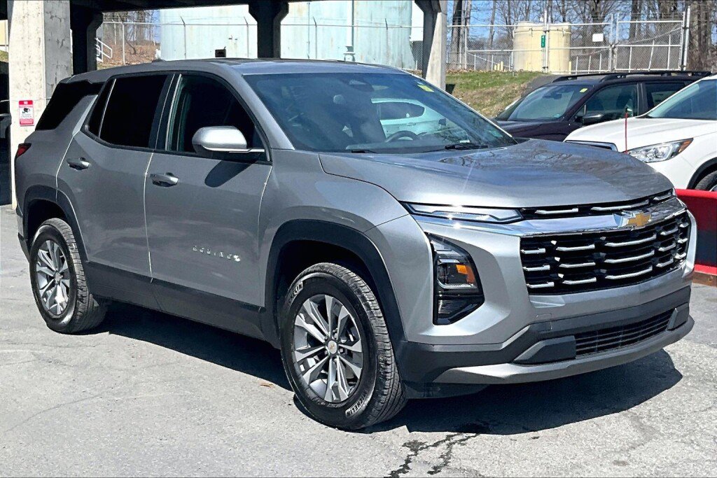 Used 2025 Chevrolet Equinox LT AWD/4WD image 18