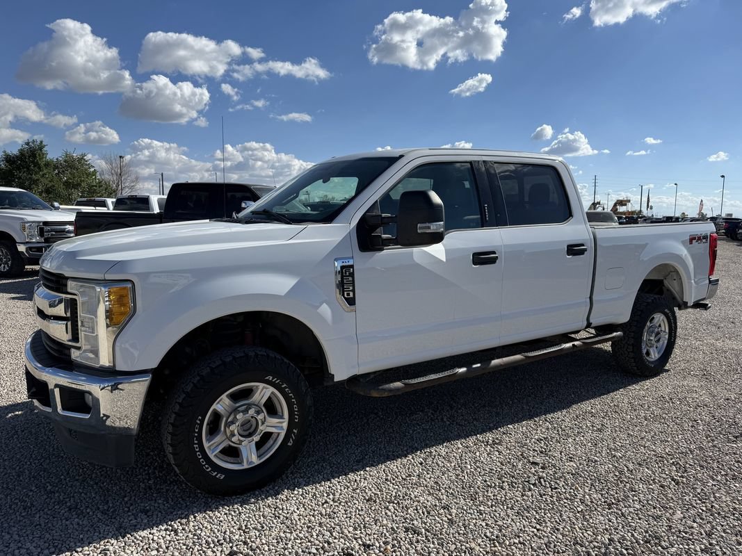 Used 2017 Ford F250 XLT w/ XLT Value Package AWD/4WD image 4
