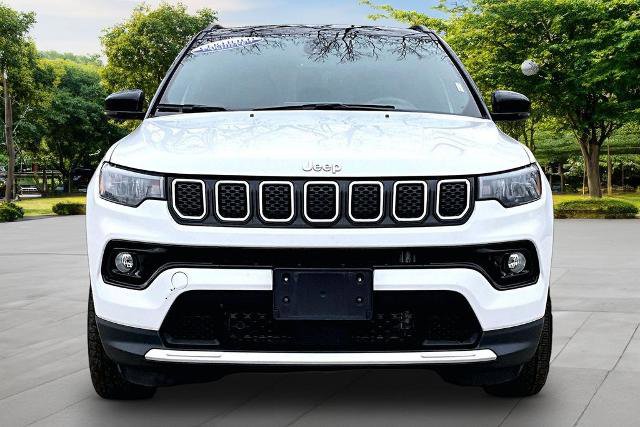 Used 2023 Jeep Compass Limited AWD/4WD image 3