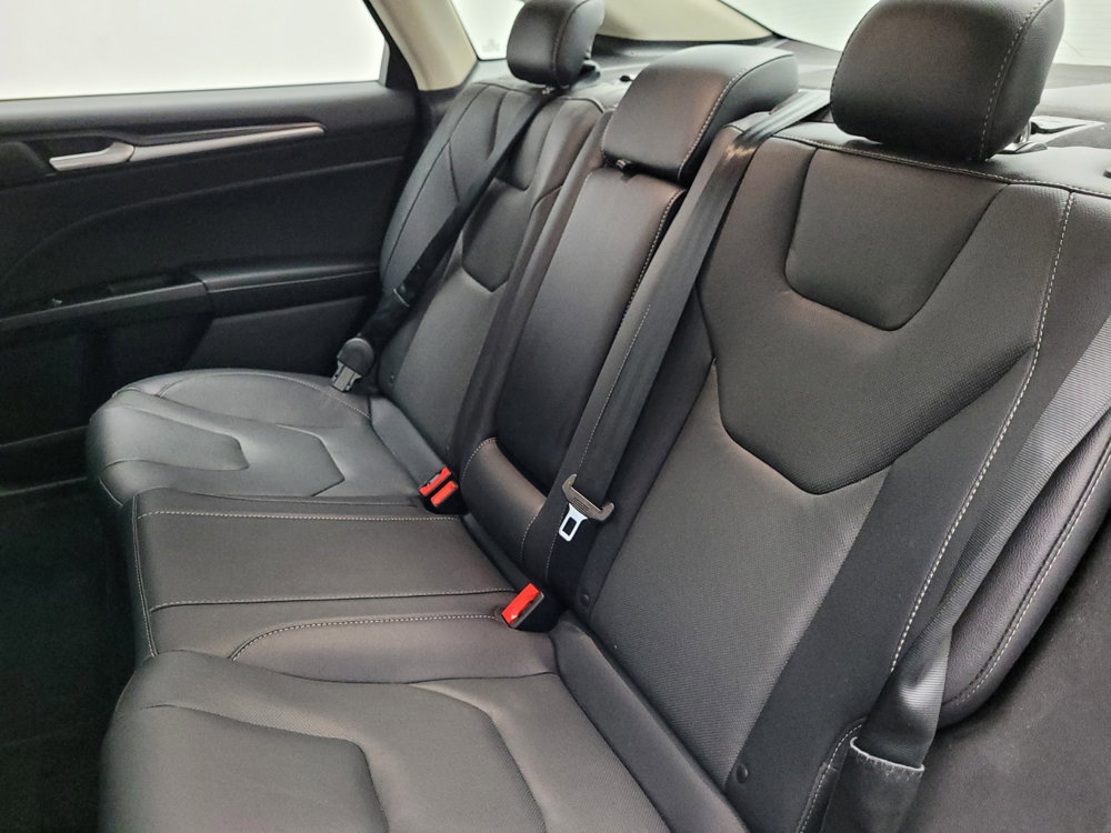 Used 2019 Ford Fusion Titanium image 18