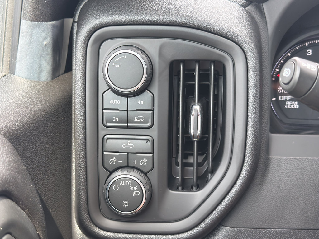 New 2026 Chevrolet Silverado 1500 Custom w/ Turbomax Blackout Package AWD/4WD image 12