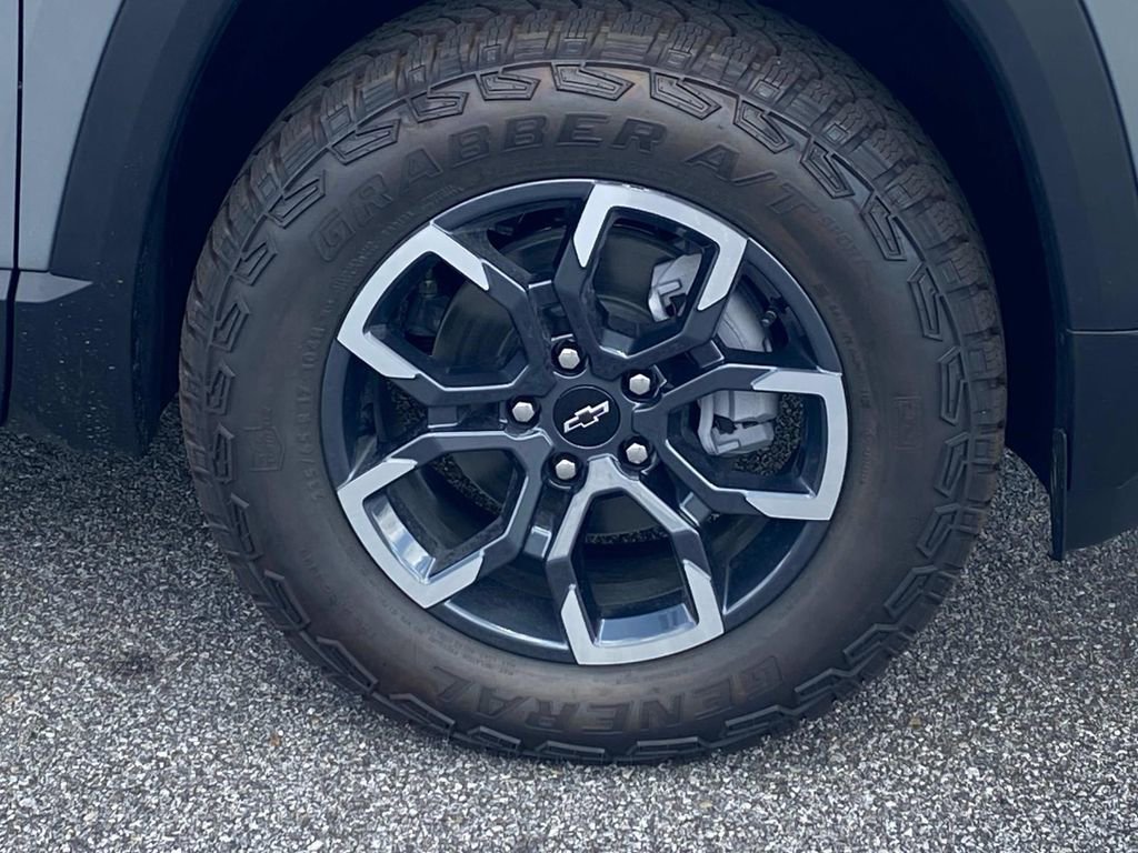 New 2026 Chevrolet Equinox ACTIV w/ Convenience Package III image 10