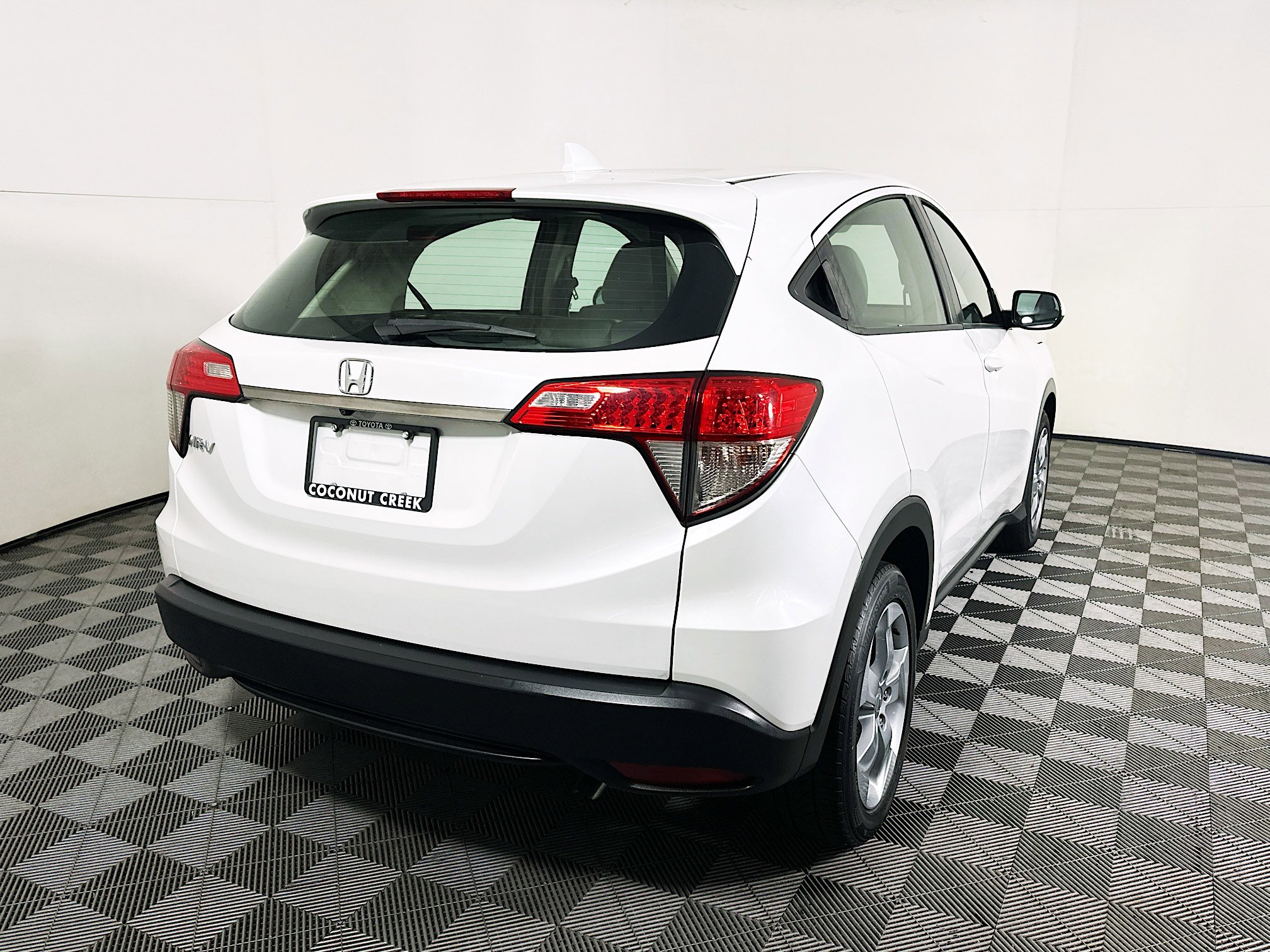 Used 2019 Honda HR-V LX image 3