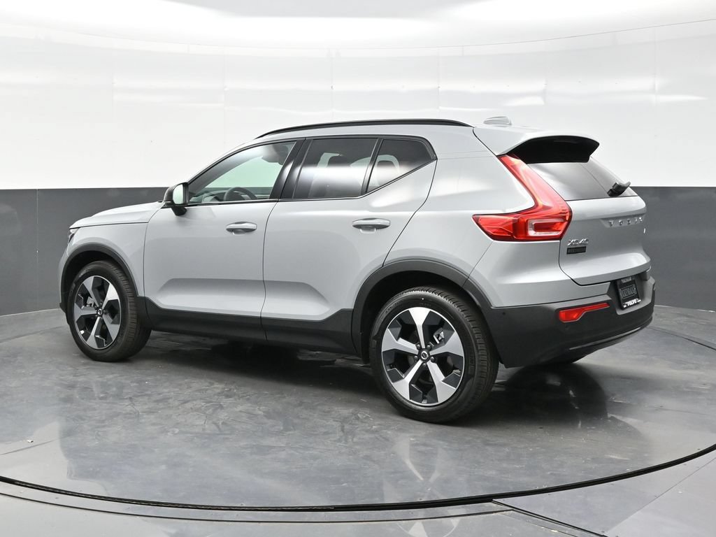 New 2026 Volvo XC40 B5 Plus w/ Protection Package Premier AWD/4WD image 4