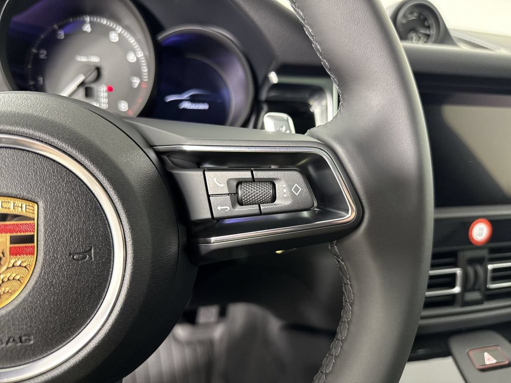 New 2026 Porsche Macan AWD/4WD image 38