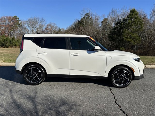 Used 2025 Kia Soul EX image 9