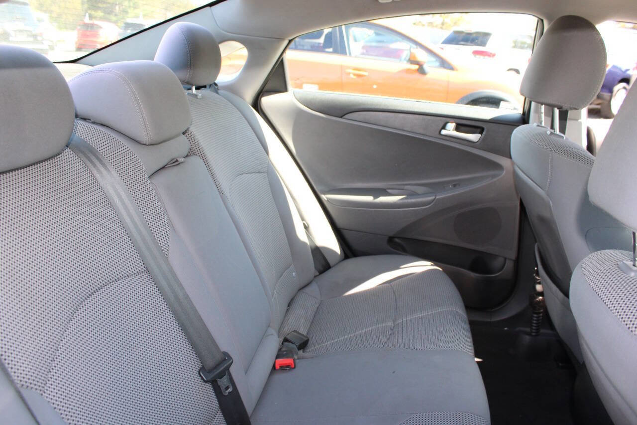 Used 2011 Hyundai Sonata GLS FWD image 17