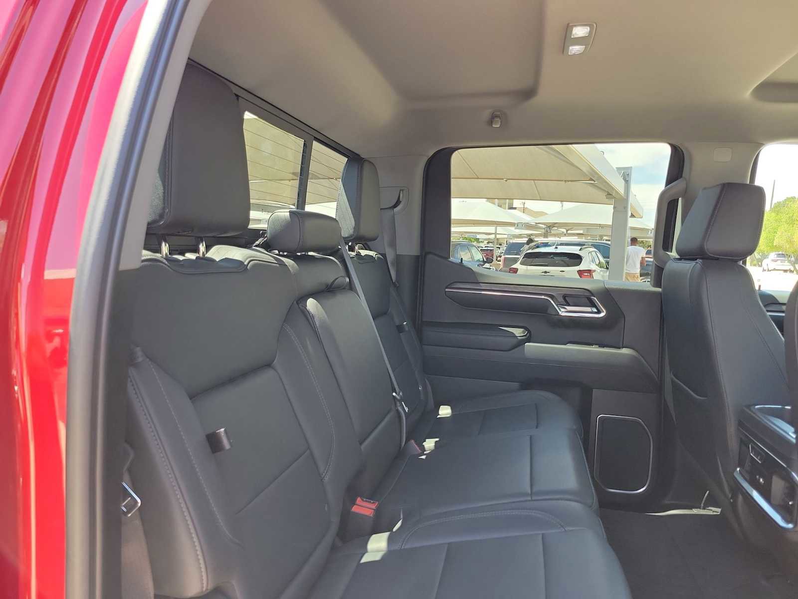 Used 2024 GMC Sierra 1500 SLT image 17