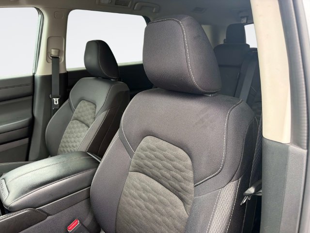 Used 2024 Nissan Pathfinder SV FWD image 23