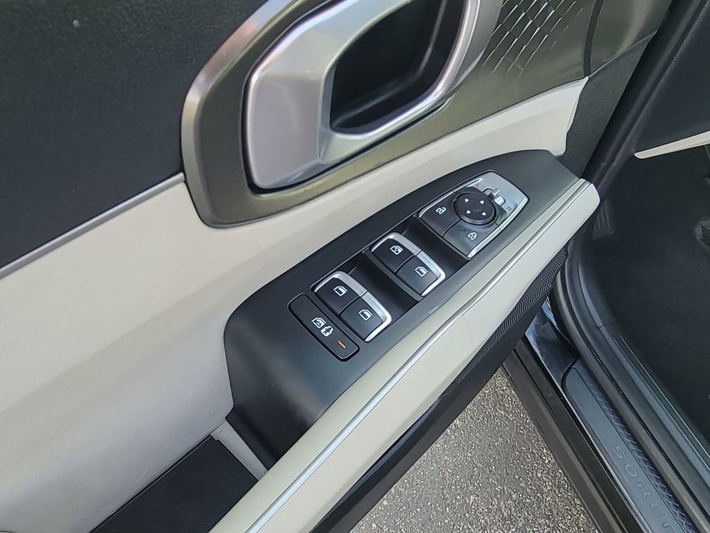 Used 2023 Kia Sorento EX w/ Panoramic Sunroof Package image 24