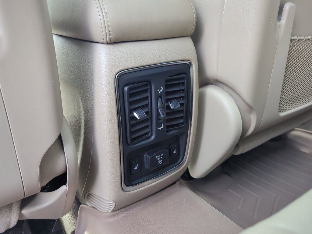 Used 2013 Jeep Grand Cherokee Overland w/ Advance Technology Group image 34