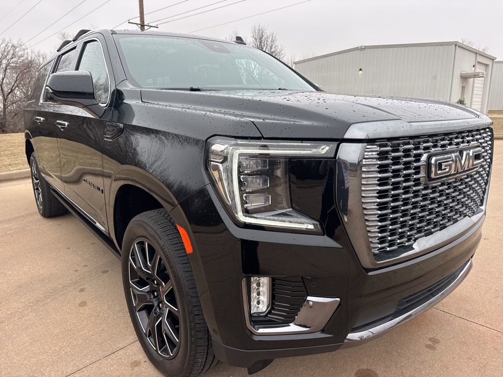 Used 2024 GMC Yukon XL Denali Ultimate w/ LPO, Illumination Package image 7