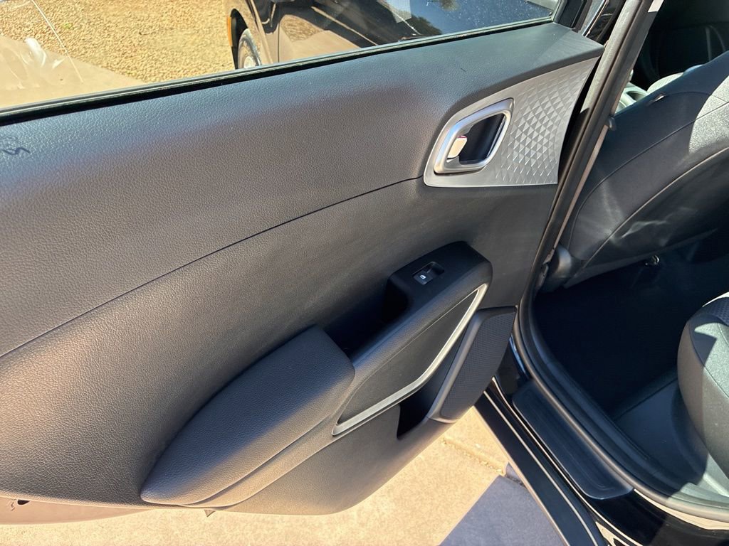 Certified 2025 Kia Soul LX FWD image 14
