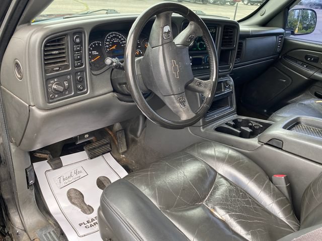 Used 2004 Chevrolet Avalanche 4x4 image 5