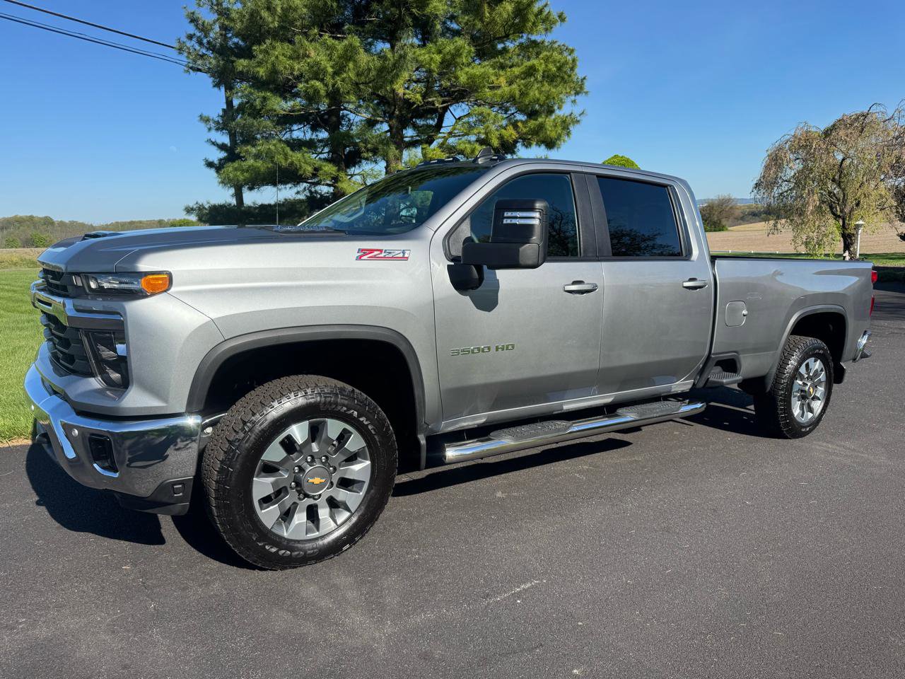 Used 2025 Chevrolet Silverado 3500 LT w/ All Star Edition AWD/4WD image 1