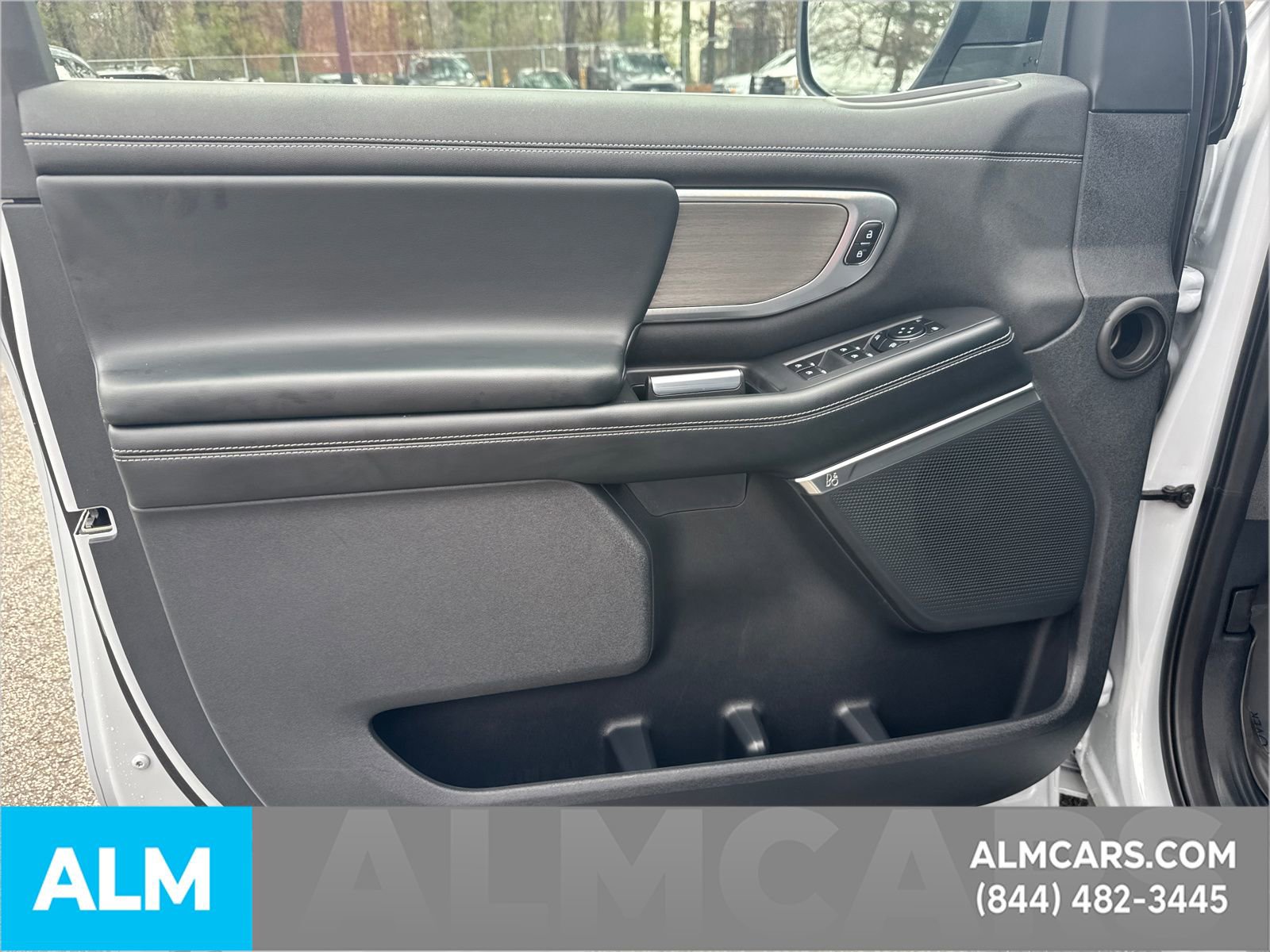 Certified 2025 Ford Expedition Platinum image 12