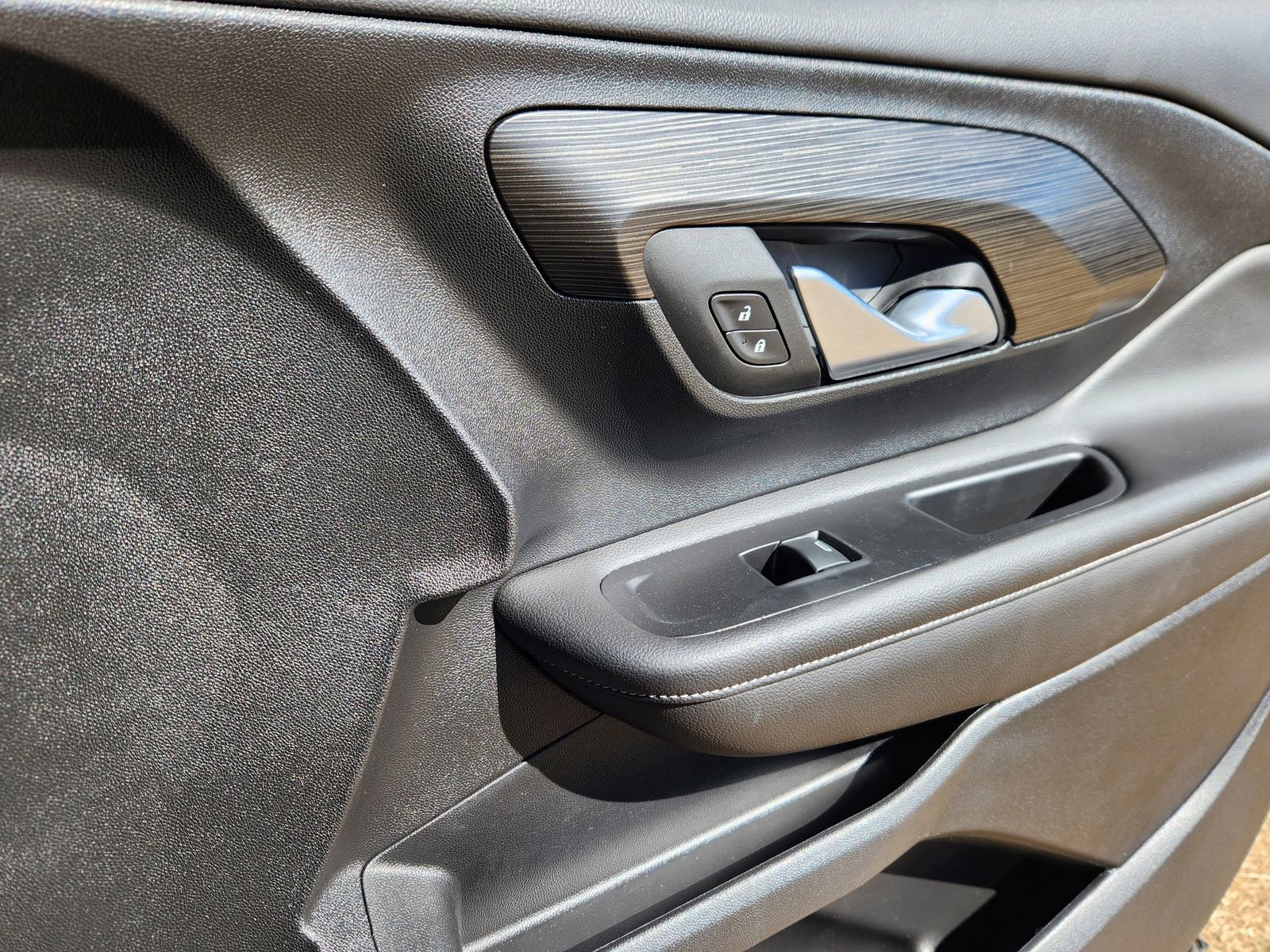 Used 2022 GMC Terrain SLE w/ Driver Convenience Package image 16