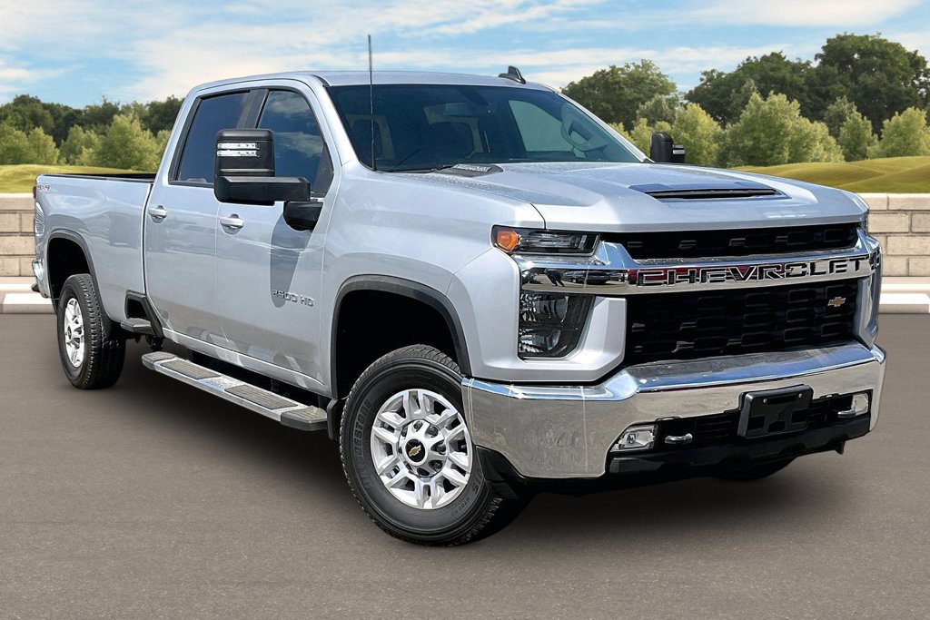 Used 2022 Chevrolet Silverado 2500 LT w/ Convenience Package AWD/4WD image 2