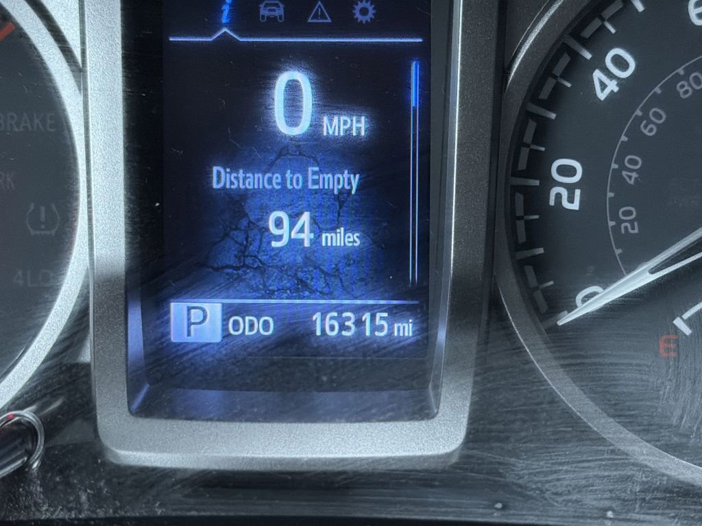 Certified 2023 Toyota Tacoma SR5 AWD/4WD image 23