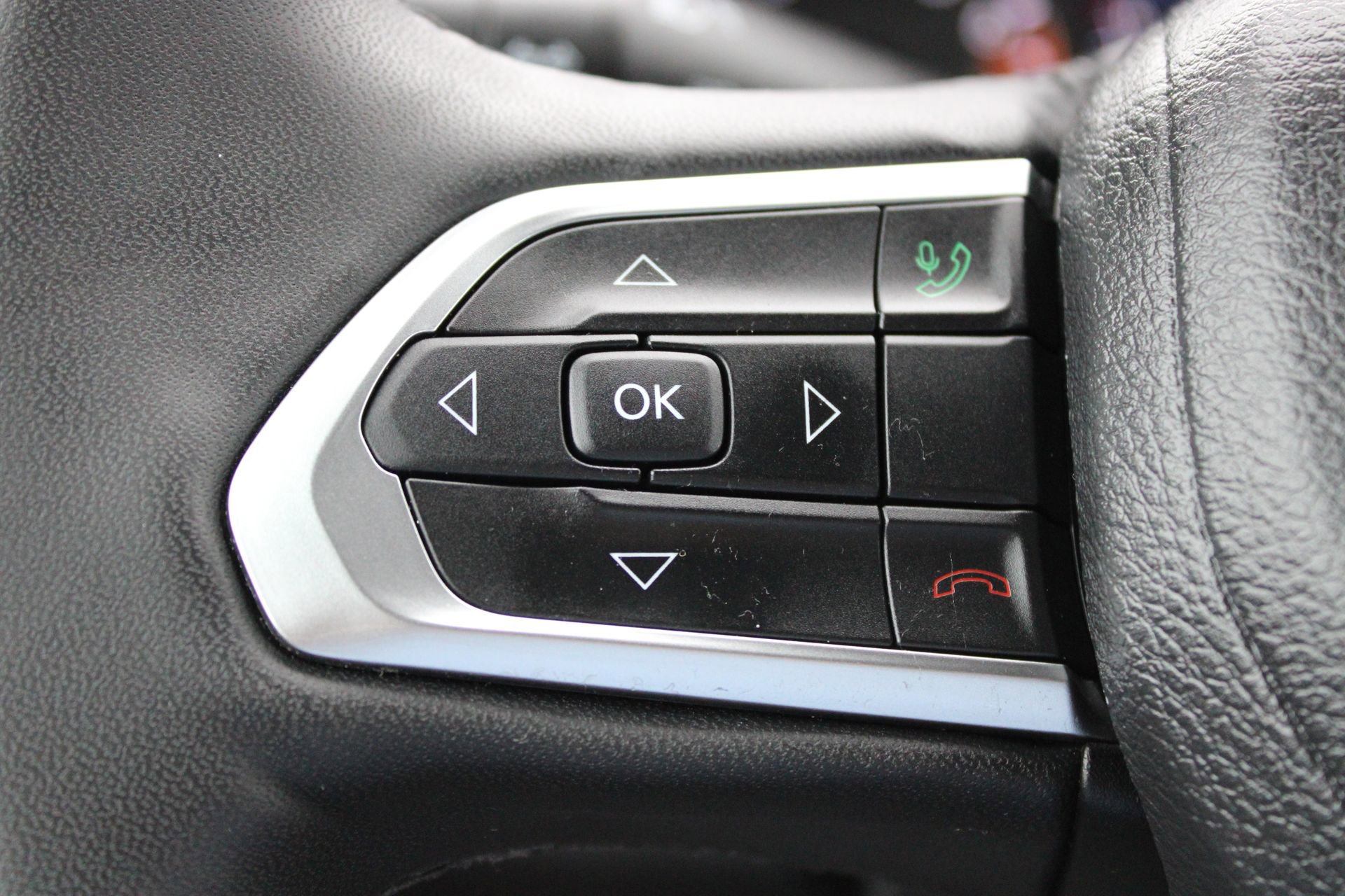 Used 2023 Jeep Compass Latitude image 26