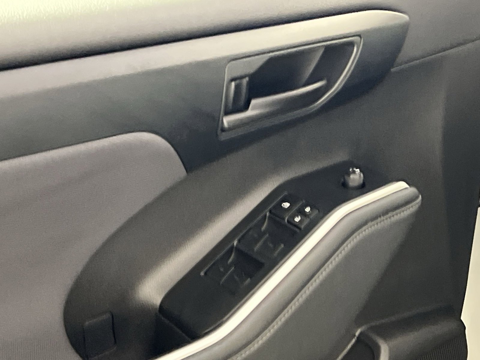 Used 2024 Toyota Highlander LE image 15