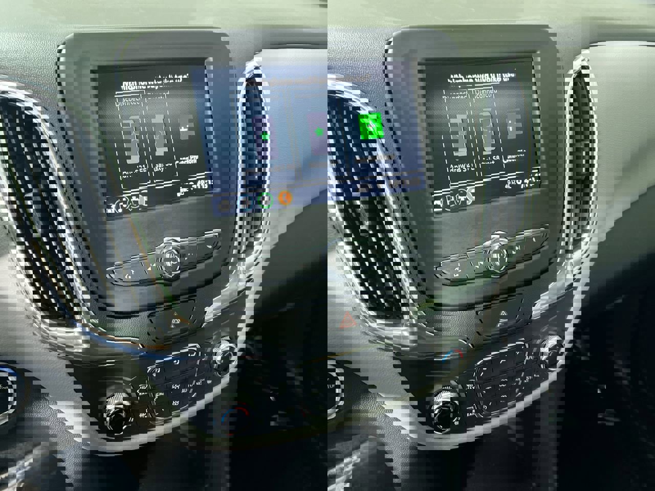 Used 2020 Chevrolet Equinox LT image 25