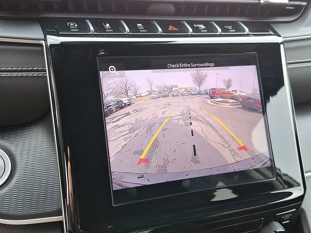 Used 2025 Jeep Grand Cherokee Laredo image 17