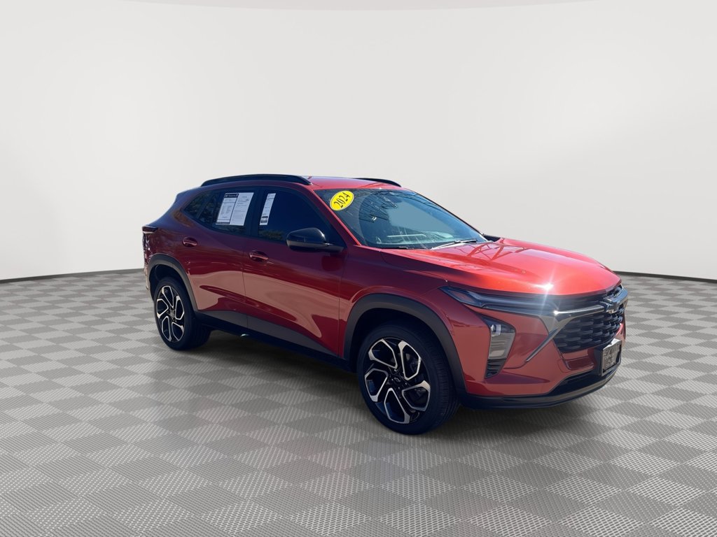 Certified 2024 Chevrolet Trax RS FWD image 2