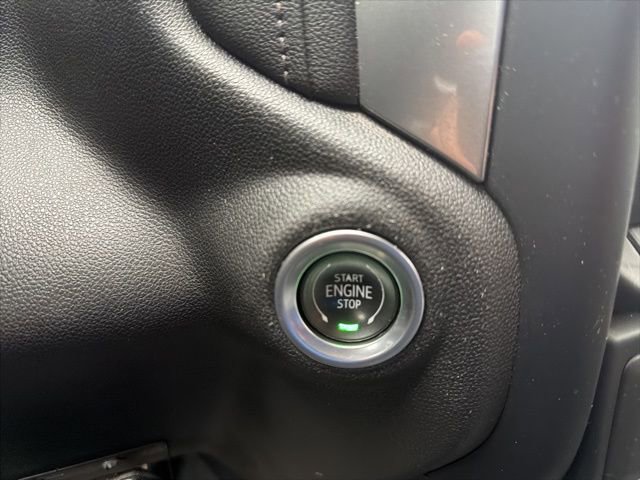 Used 2022 Chevrolet Silverado 1500 LT AWD/4WD image 24