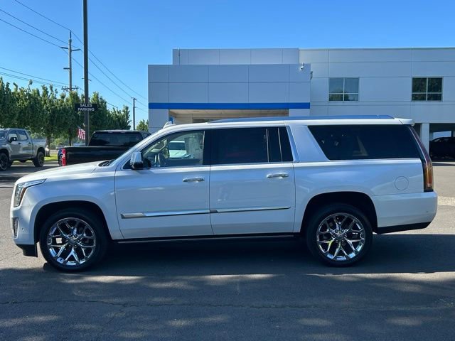 Used 2017 Cadillac Escalade ESV Premium Luxury AWD/4WD image 4