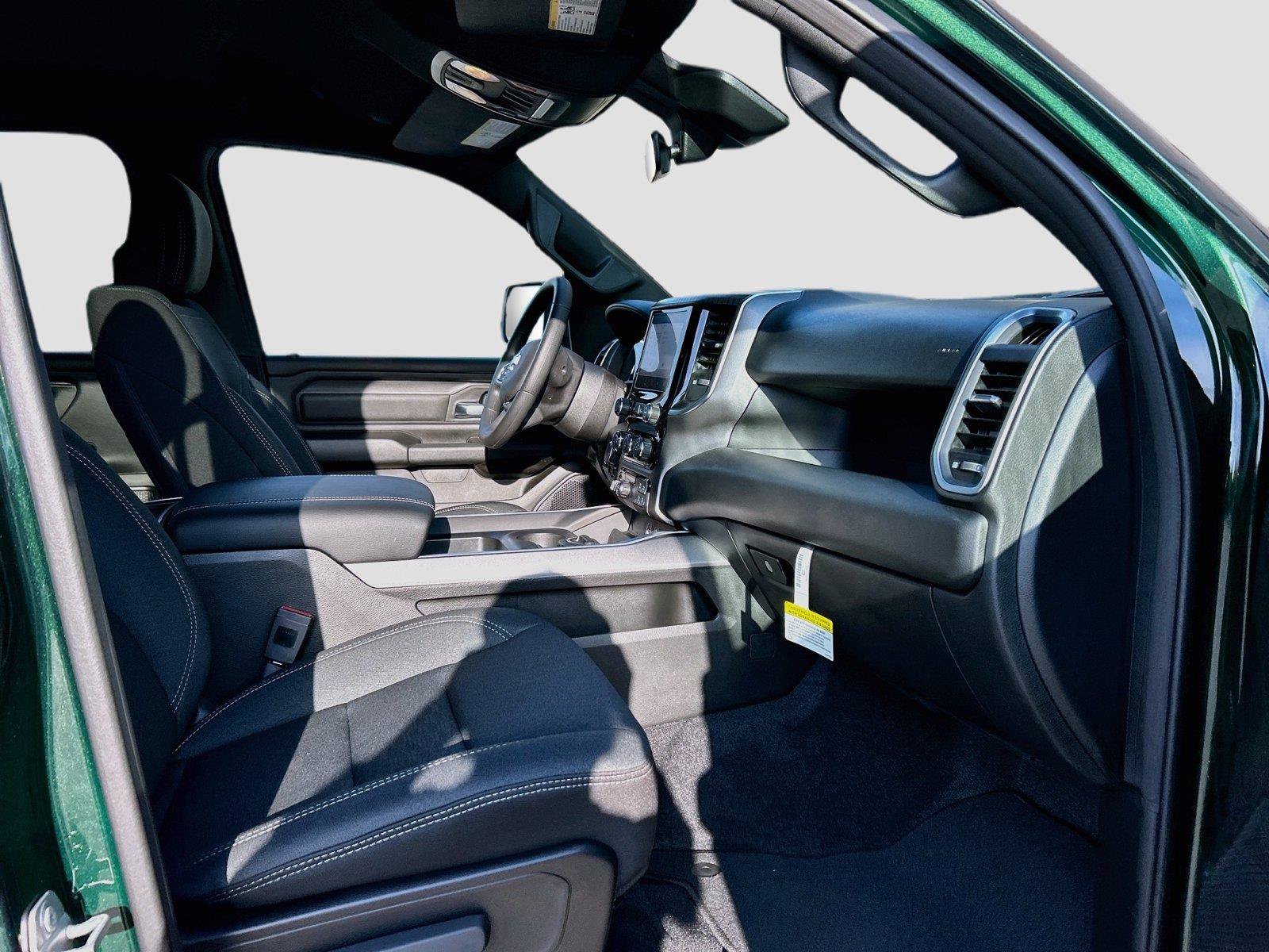 New 2026 RAM 1500 Express AWD/4WD image 14