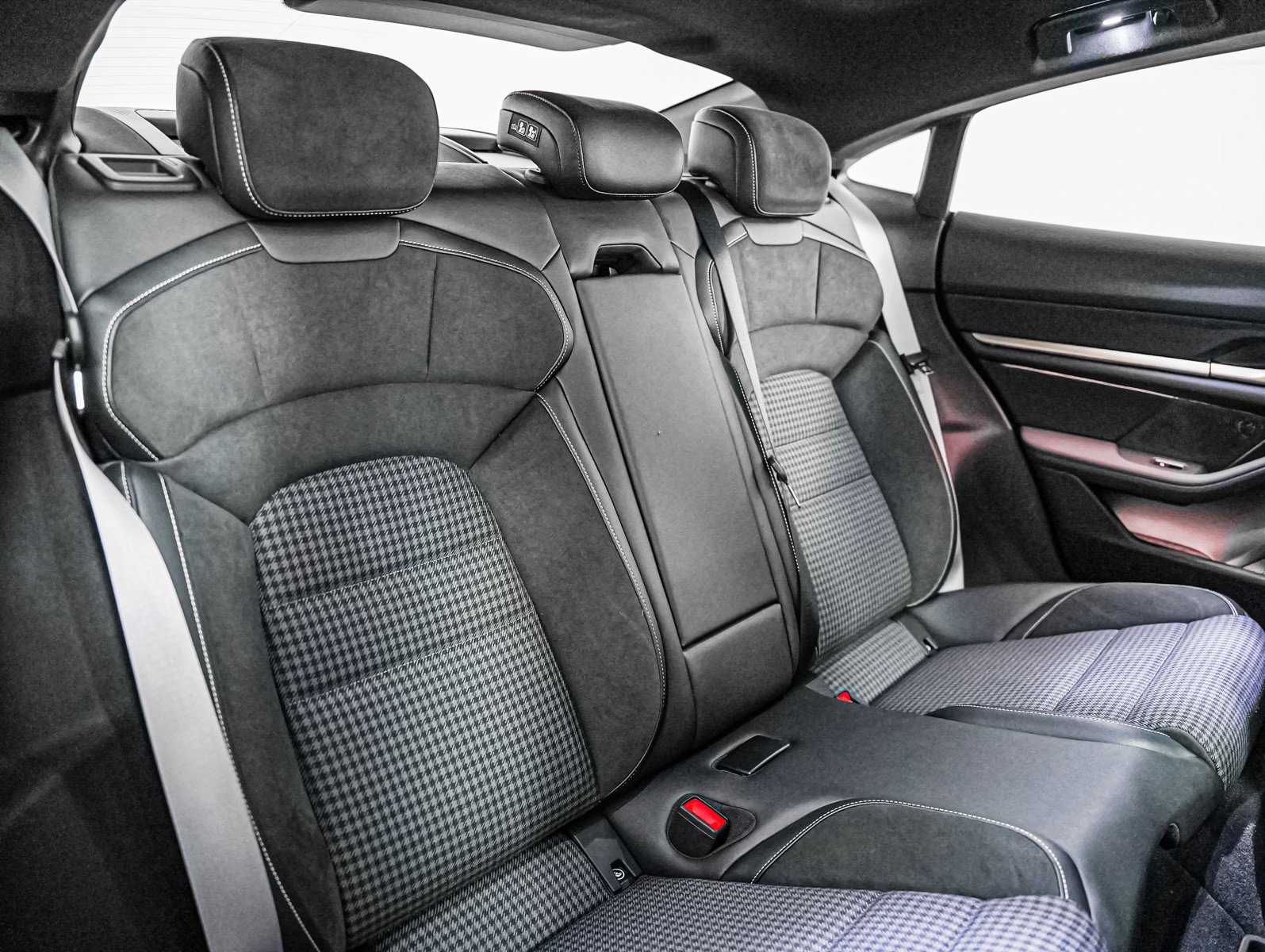 Certified 2025 Porsche Taycan 4S w/ Premium Package image 6