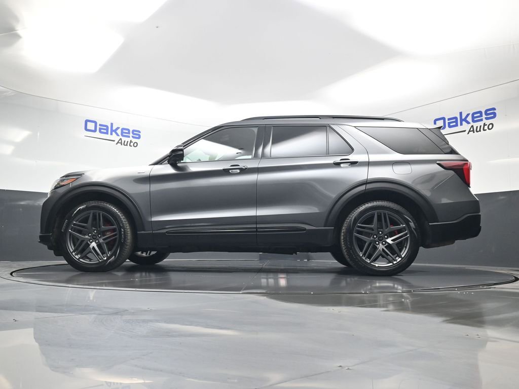 Used 2025 Ford Explorer ST-Line w/ ST-Line Street Pack image 46