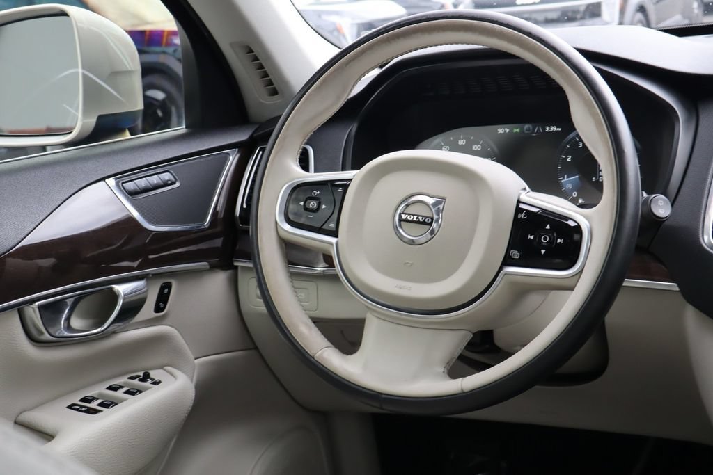 Used 2016 Volvo XC90 T6 Momentum w/ Momentum Plus Package AWD/4WD image 27