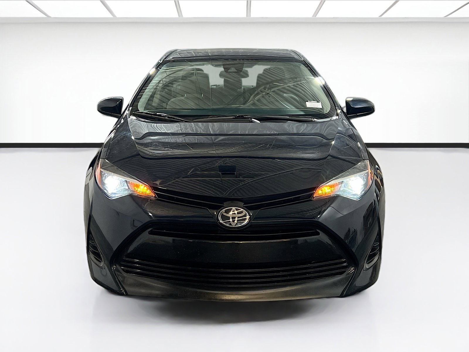 Used 2019 Toyota Corolla LE w/ Carpet Mat Package (TMS) FWD image 2