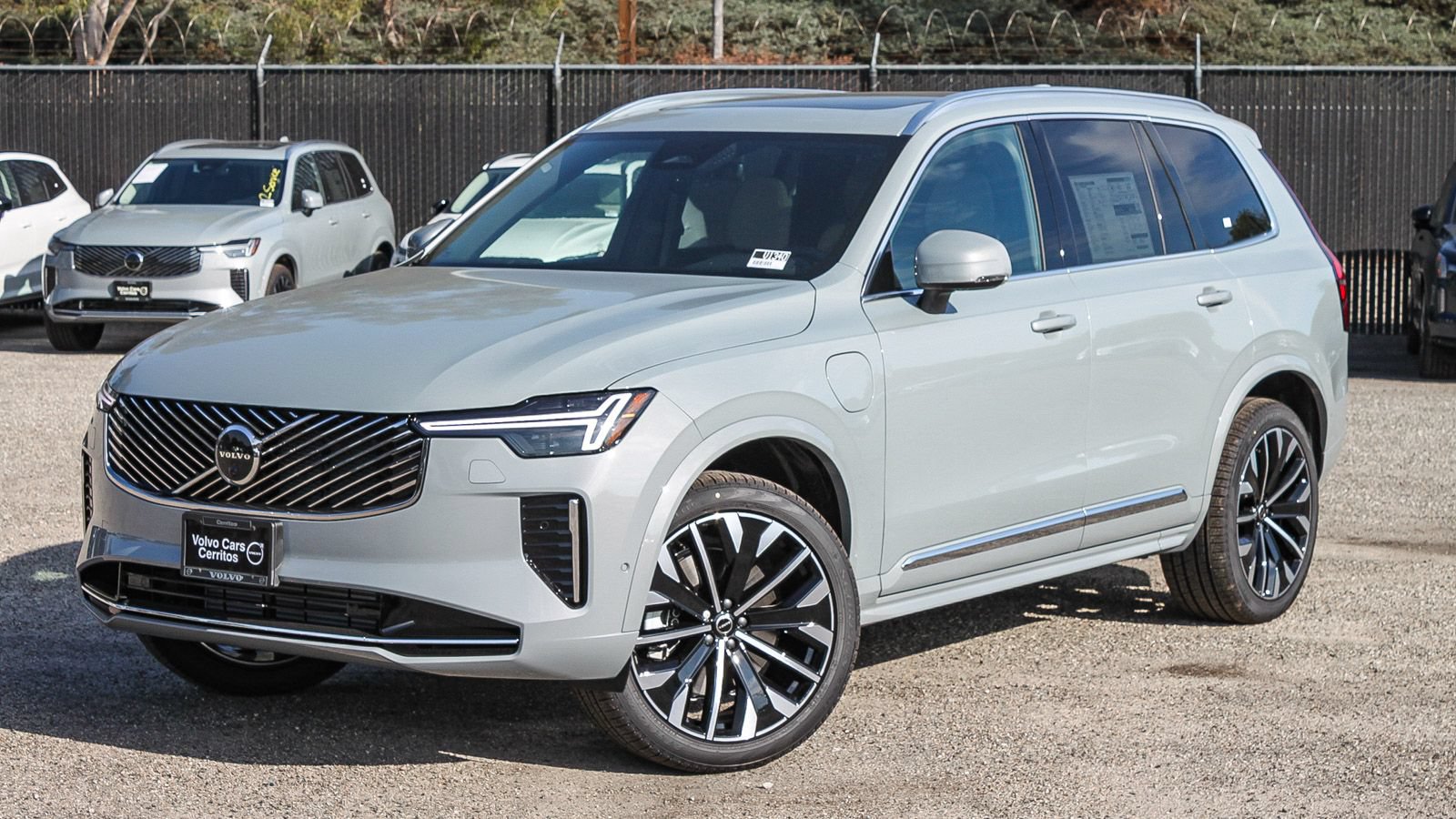 New 2026 Volvo XC90 T8 Plus w/ Protection Package Premier