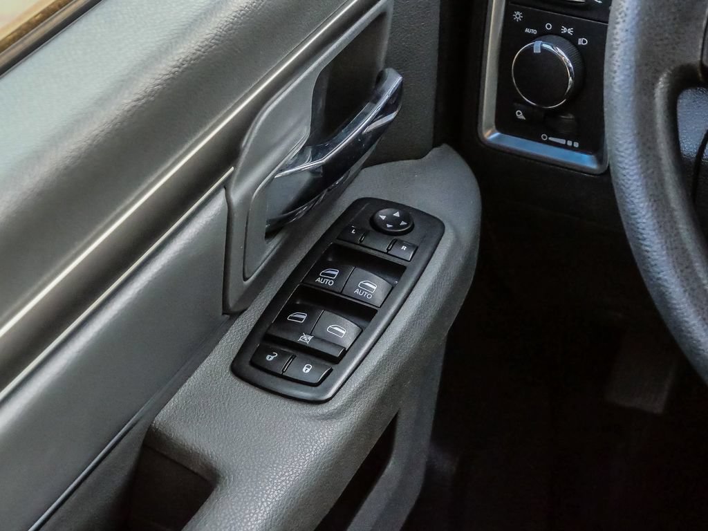 Used 2019 RAM 1500 Classic SLT RWD image 25