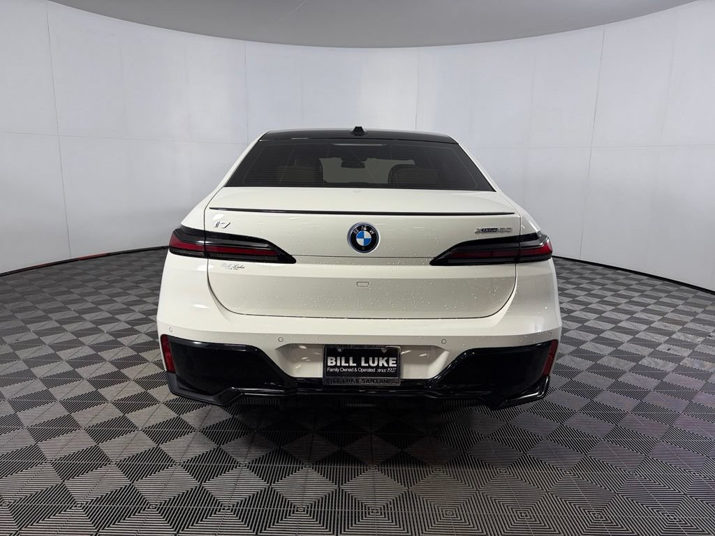 Used 2023 BMW i7 xDrive60 w/ Parking Assistance Package AWD/4WD image 10