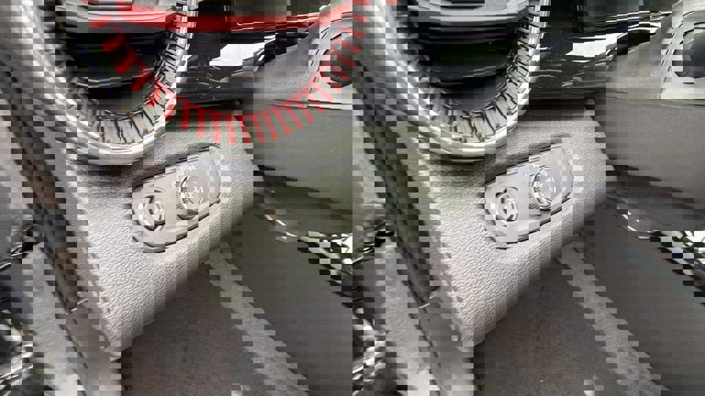 New 2026 Chevrolet Trax RS w/ Sunroof Package image 19