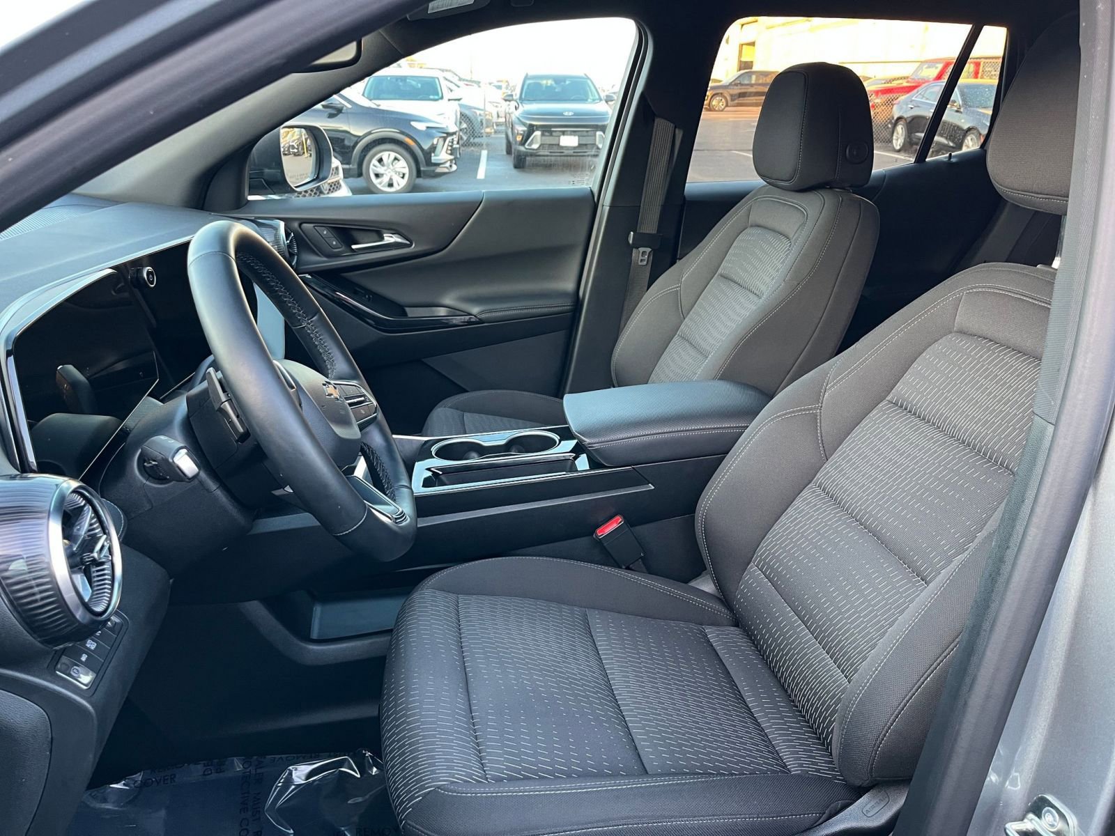 Used 2025 Chevrolet Equinox LT image 34