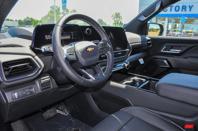 New 2025 Chevrolet Silverado EV LT image 7