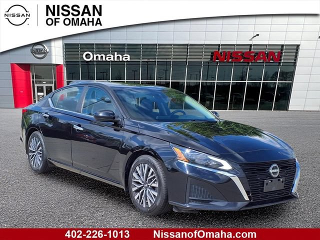 Certified 2023 Nissan Altima 2.5 SV FWD image 1