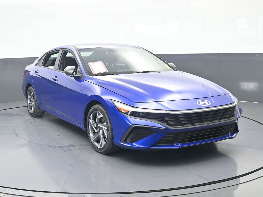 Used 2025 Hyundai Elantra Sport image 9