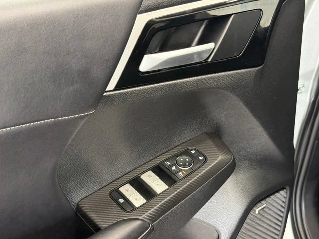 Used 2025 Mitsubishi Outlander SE AWD/4WD image 15