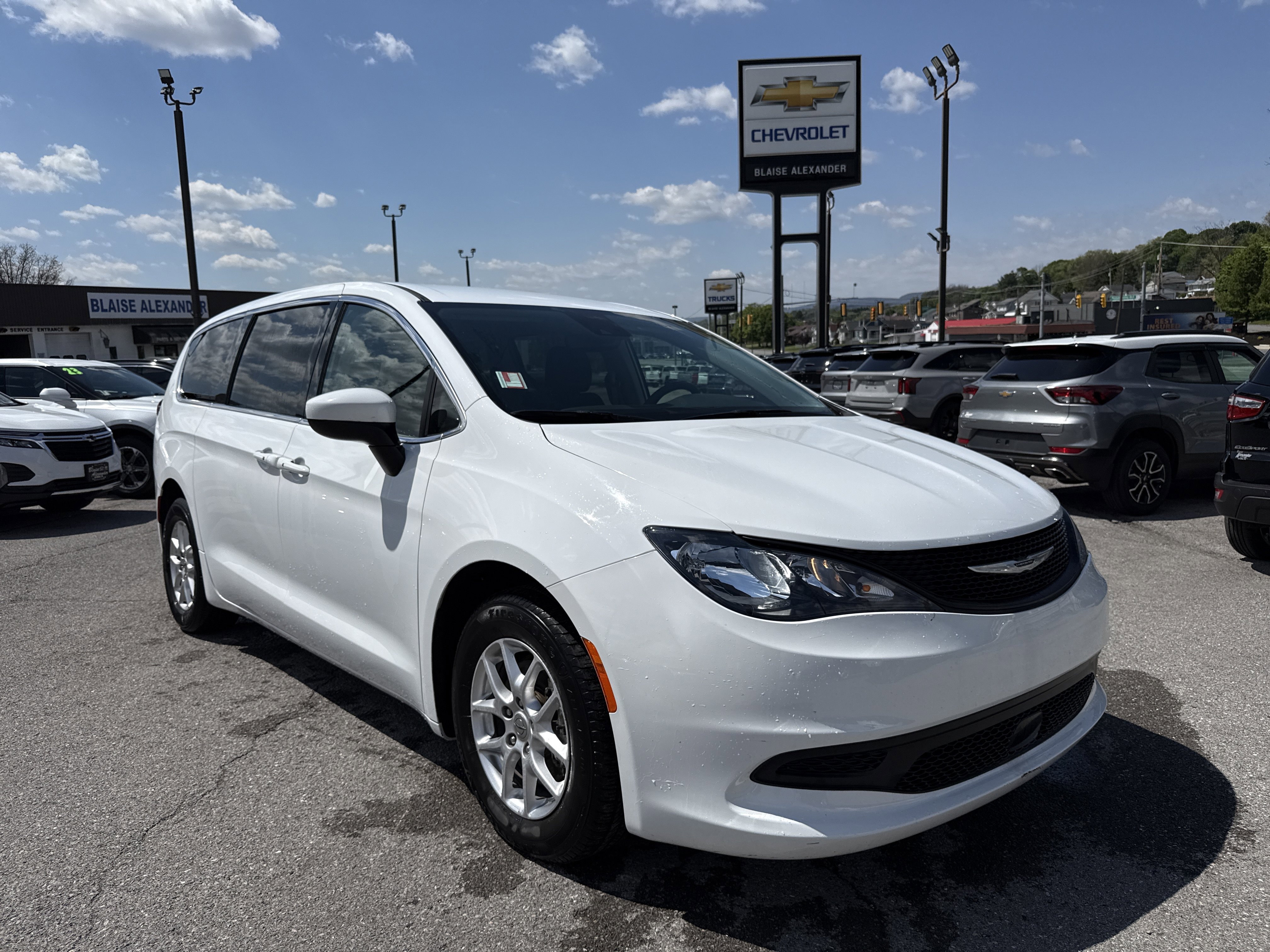 Used 2023 Chrysler Voyager LX