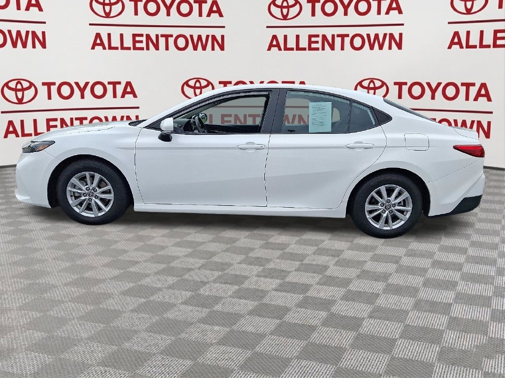 Used 2025 Toyota Camry LE FWD image 4